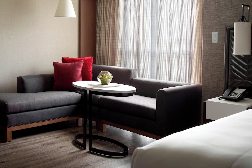 Marriott Columbus University Area - photo 17