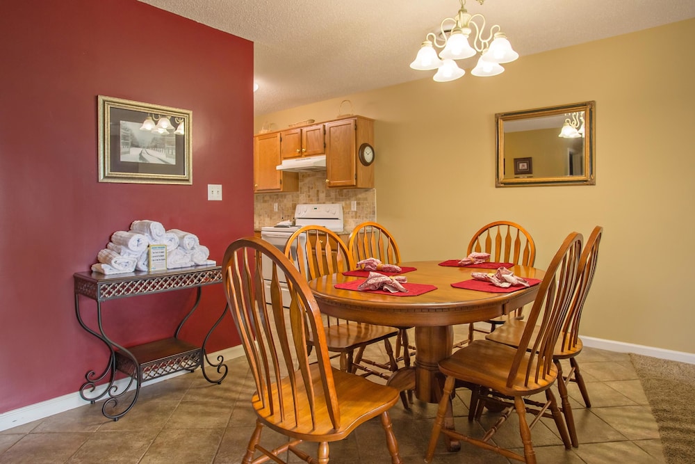 Whispering Pines 453 — 4-Star Luxury Hotel in Pigeon Forge, United States