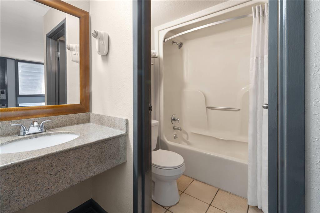 Days Inn by Wyndham College Park Airport Best Road - photo 11