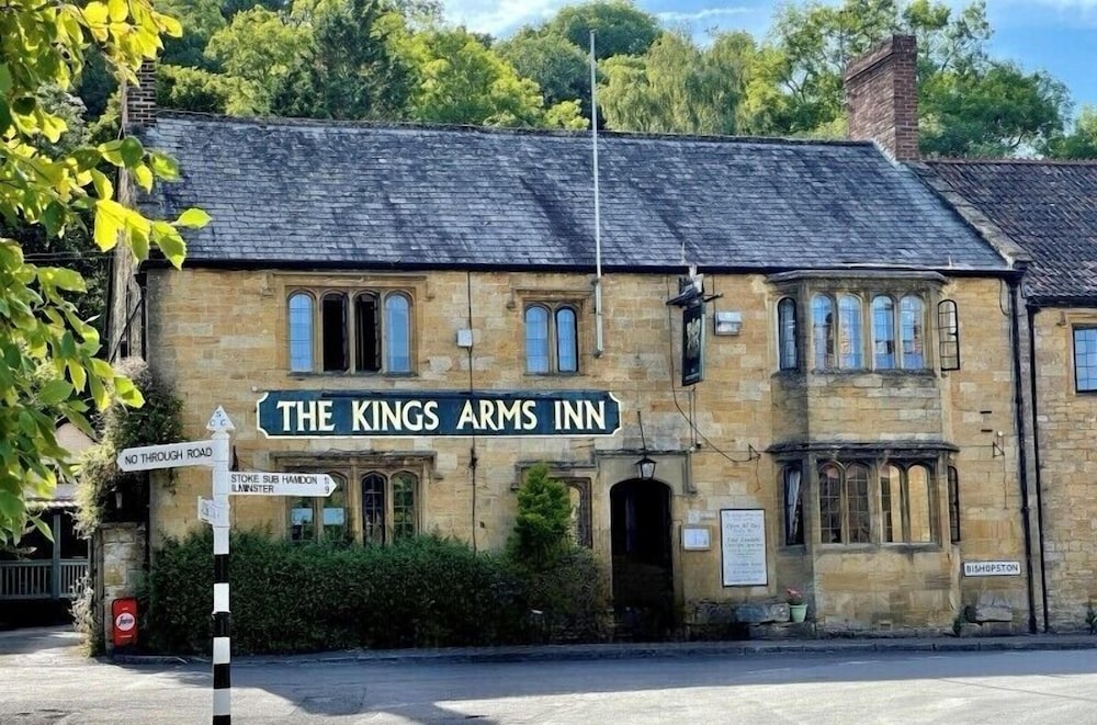 The Kings Arms Inn - carbon neutral hotel in Yeovil