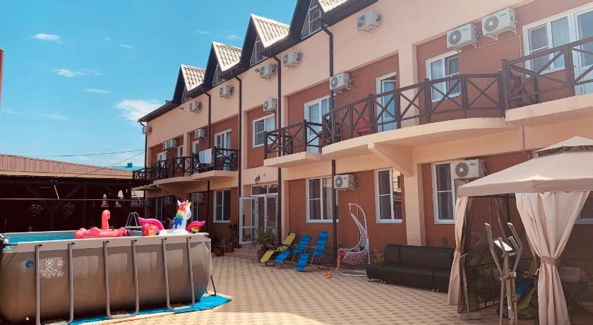 Hotel Tri Bogatyrya in Lermontovo, Russia