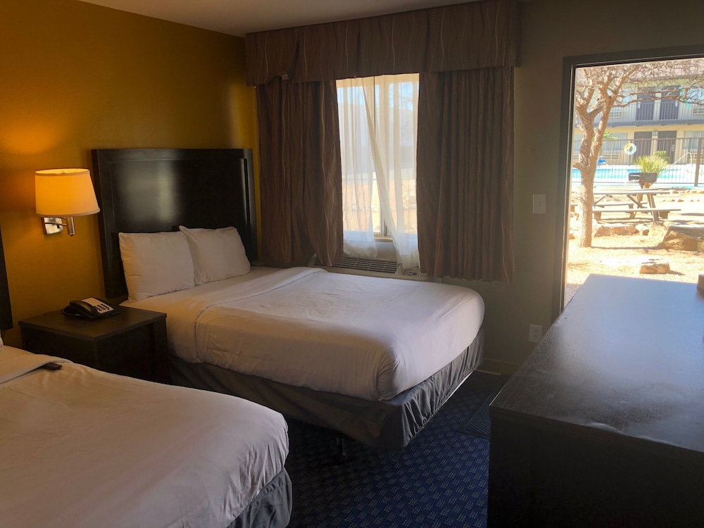 Howard Johnson by Wyndham Odessa TX - photo 10