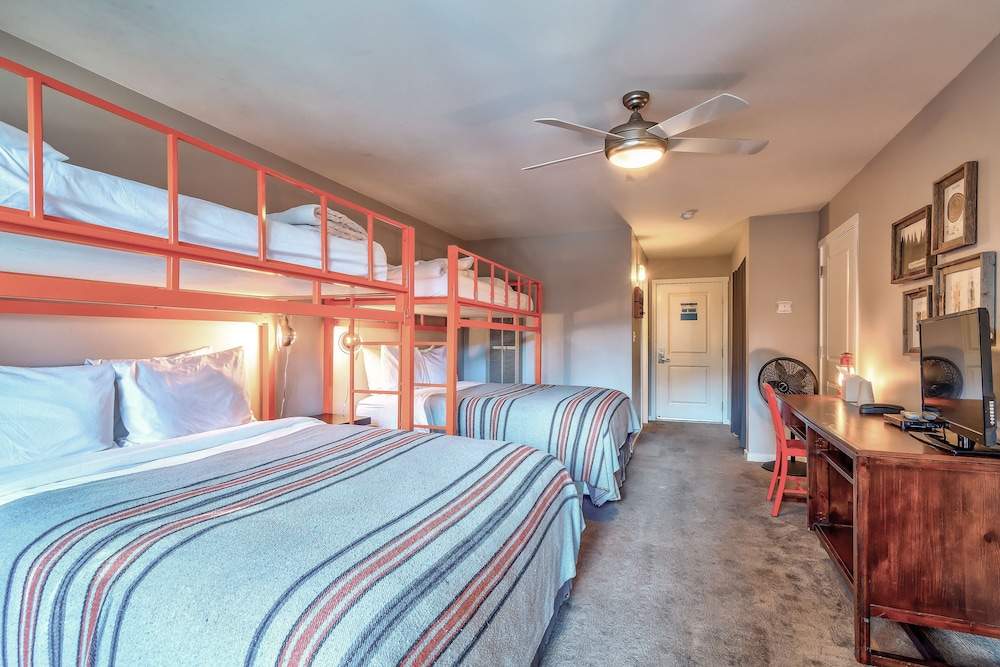 Basecamp South Lake Tahoe - photo 10