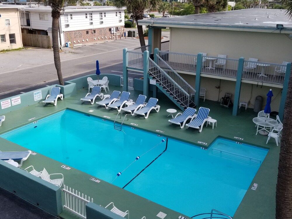 Calypso Motor Inn - photo 38