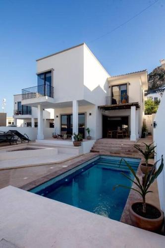 Casa Gallo Heated Pool Exclusive Beach & Great Location — 4-Star Luxury Hotel in Cabo San Lucas, Mexico