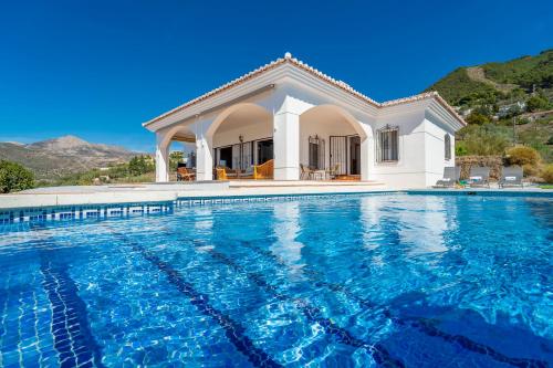 Casa Hyam — 4-Star Luxury Hotel in Alcaucin, Spain