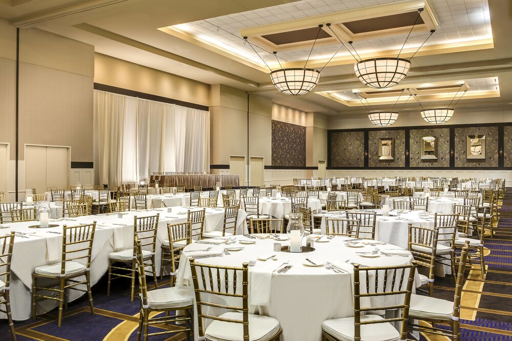 Sheraton Overland Park Hotel at the Convention Center - photo 28