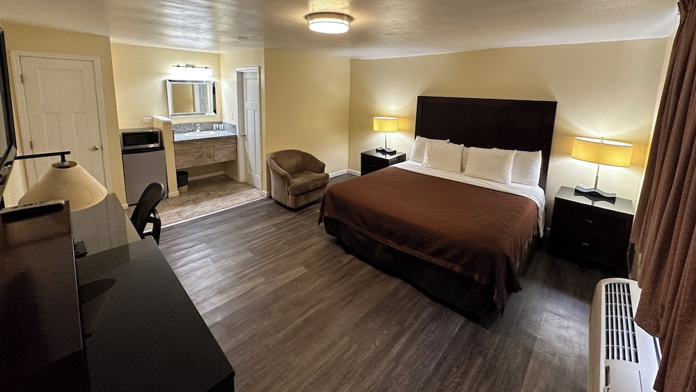 Relax Inn of Medford - photo 5