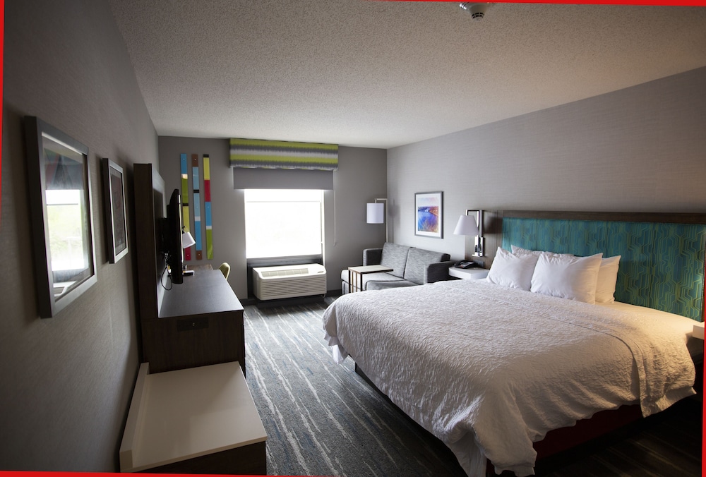 Hampton Inn Utica - photo 7