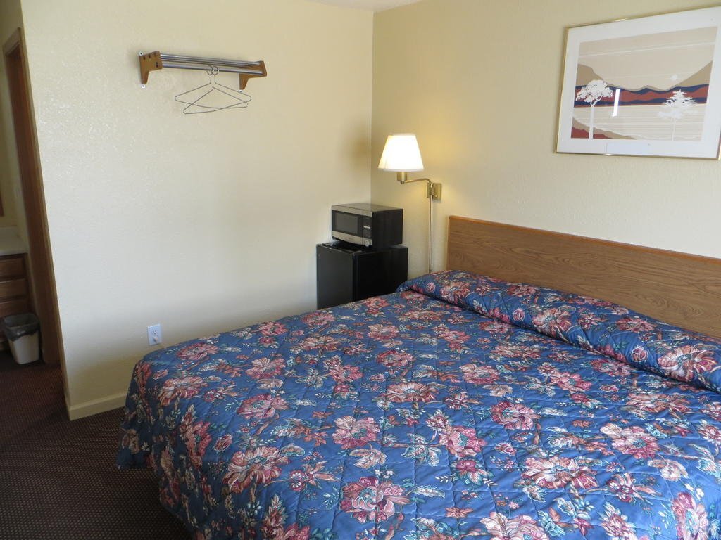 Economy Inn Fort Dodge - photo 9