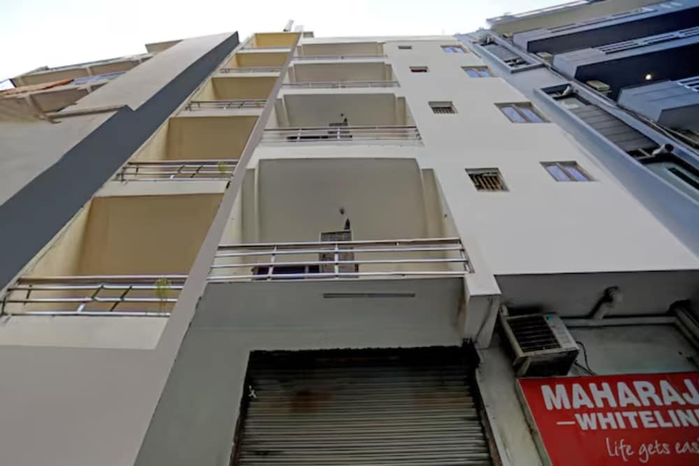 Raj Hotel Vip - last minute hotel in Noida