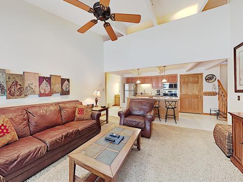 Timberline Condominiums 1 Bedroom Loft Standard Unit B3F — 4-Star Luxury Hotel in Snowmass Village, United States