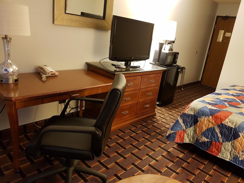 Le Mars Inn & Suites - photo 14