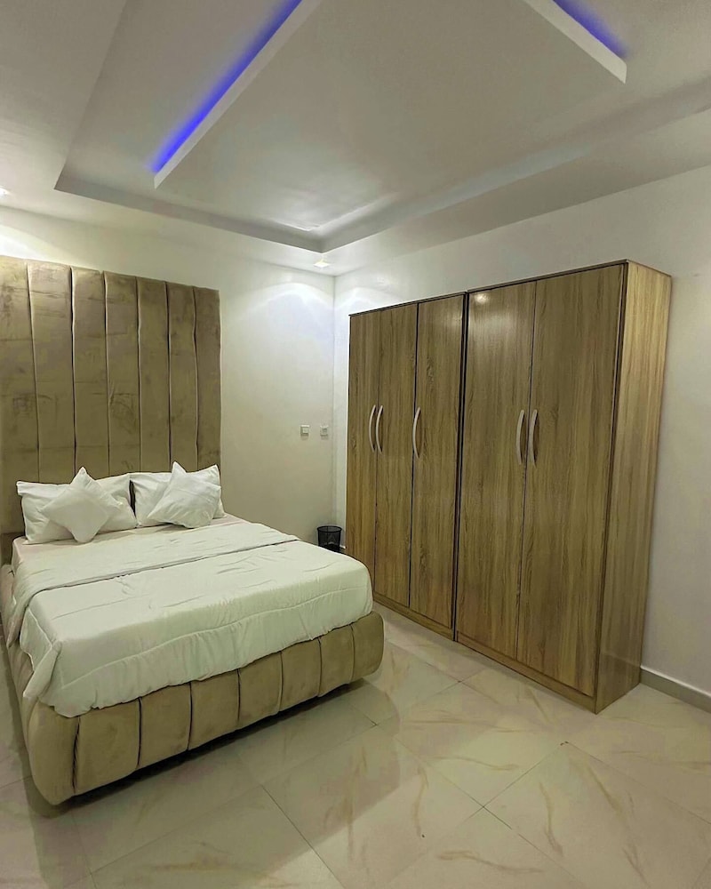 Geminge Shortlets and Apartments — 4-Star Luxury Hotel in Port Harcourt, Nigeria