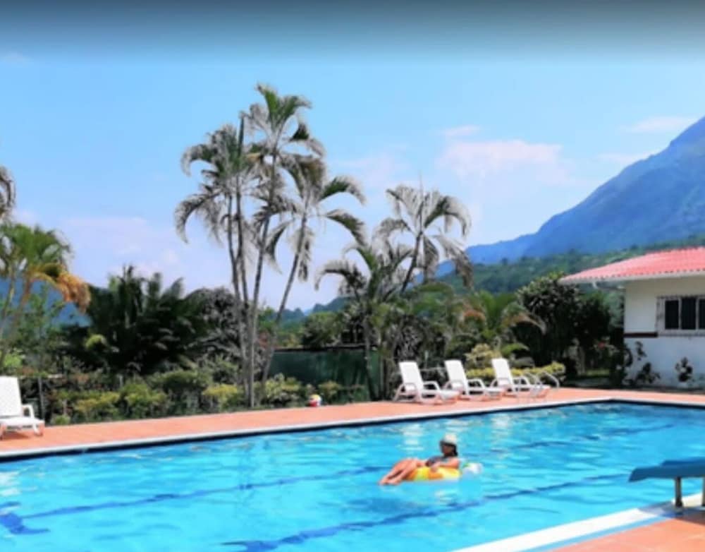Finca Hotel Villaruth - carbon neutral hotel in Apulo