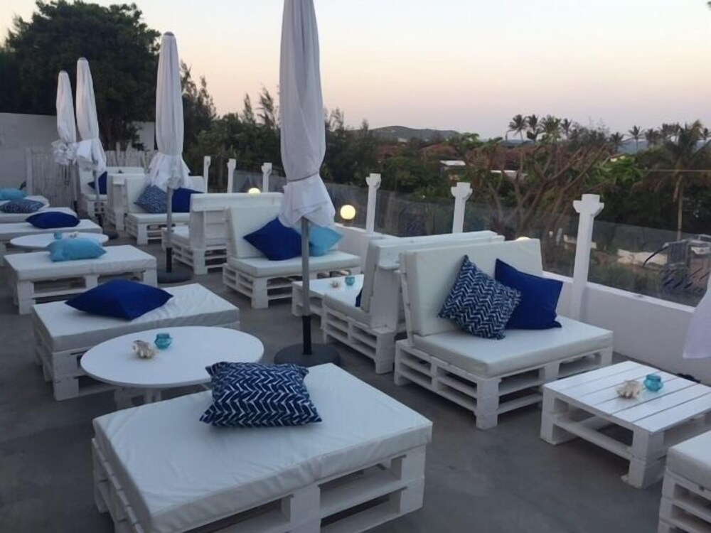 Café DelMar - carbon neutral hotel in Unknown City