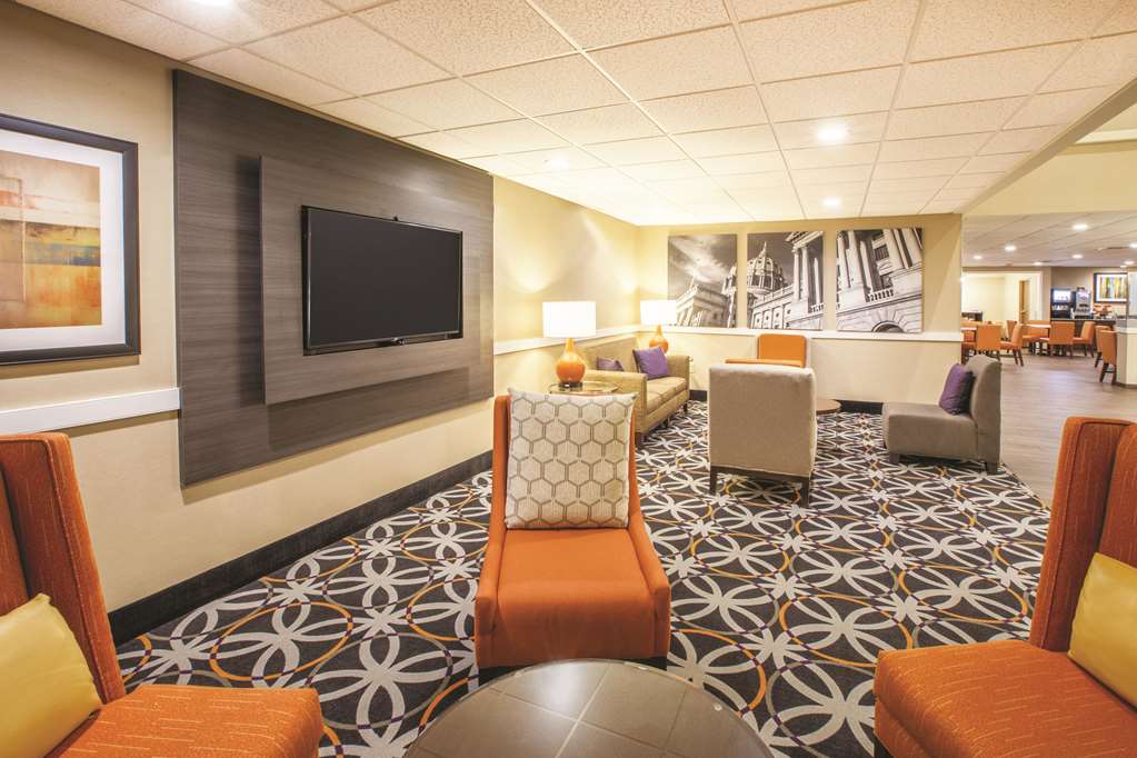 La Quinta Inn & Suites by Wyndham Mechanicsburg Harrisburg - photo 6