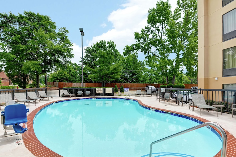 Hampton Inn Columbia I 26 Airport - photo 32