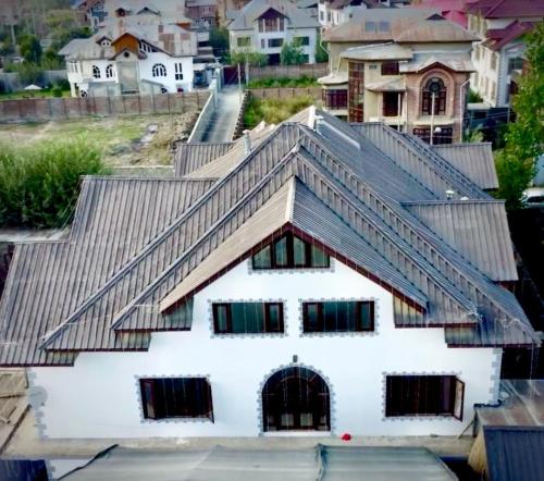Highway Heaven — 4-Star Luxury Hotel in Srinagar, India