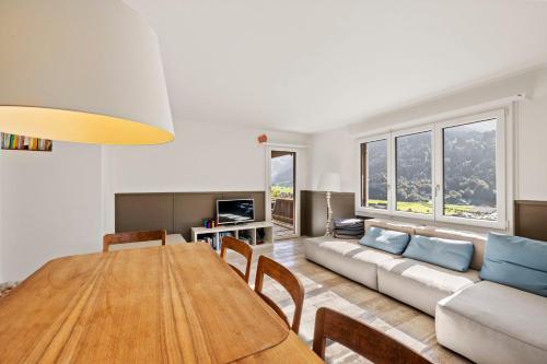 Sunny Design Chalet in Engelberg with spectacular view on Mount Titlis — 4-Star Luxury Hotel in Engelberg, Switzerland