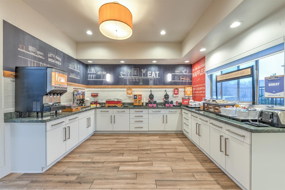 Hampton Inn Phoenix Midtown Downtown Area - photo 34