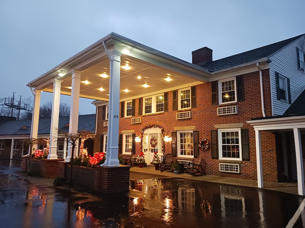 Colonial Inn Seekonk - photo 37
