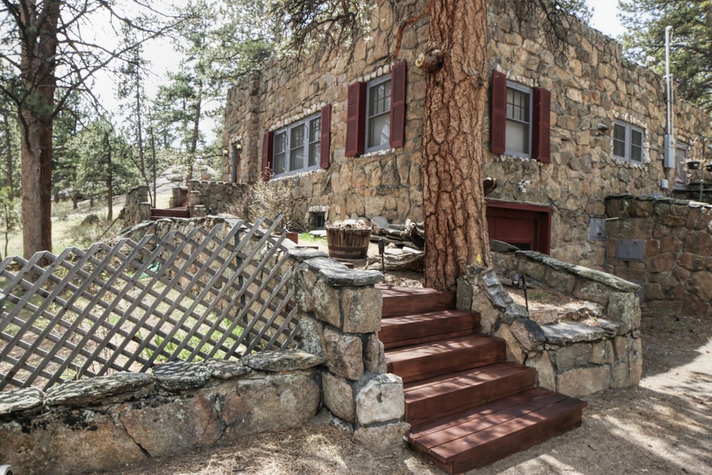 Stonehaven Home by Rocky Mountain Resorts #3384 — 4-Star Luxury Hotel in Estes Park, United States