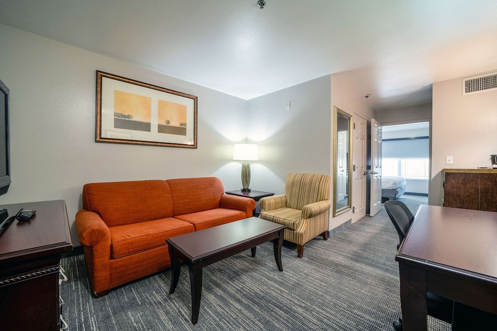Country Inn & Suites by Radisson Ontario at Ontario Mills CA - photo 36