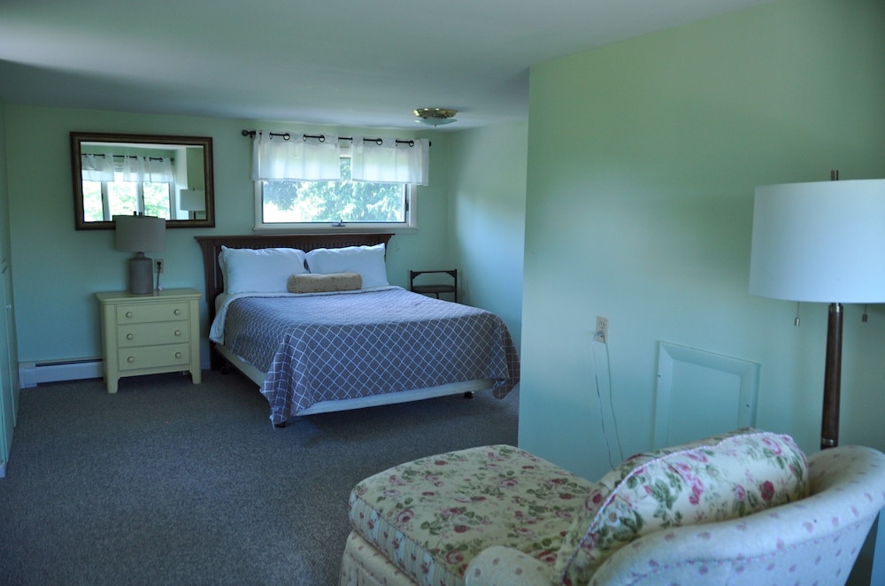 The Inn at Glenora Wine Cellars - photo 13
