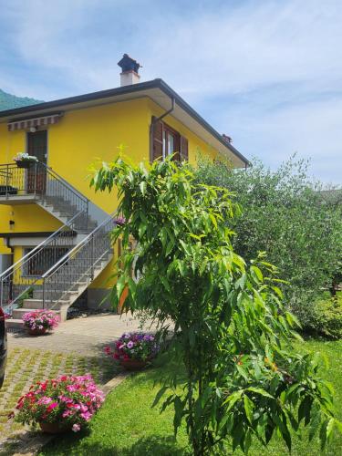 Appartamento L'ulivo 5 Chilometri Da Varenna Vista Lago in Via Privata — 4-Star Luxury Hotel in Lierna, Italy