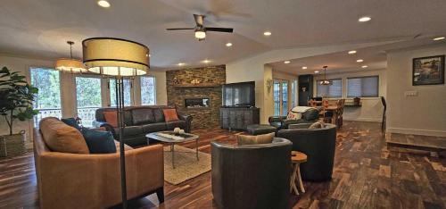 Acer 10 - carbon neutral hotel in Sunriver
