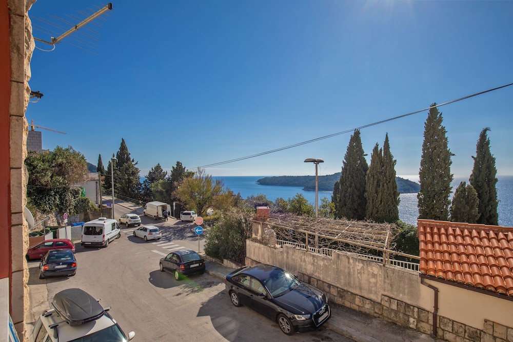 Apartment Ploče Marina — 4-Star Luxury Hotel in Dubrovnik, Croatia