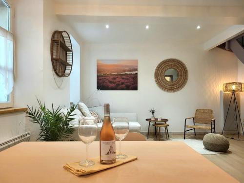 Au Centre de Villeneuve Les Avignon in Villeneuve-Les-Avignon, France