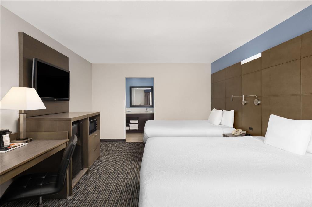 Travelodge Inn & Suites by Wyndham Anaheim on Disneyland Dr - photo 13
