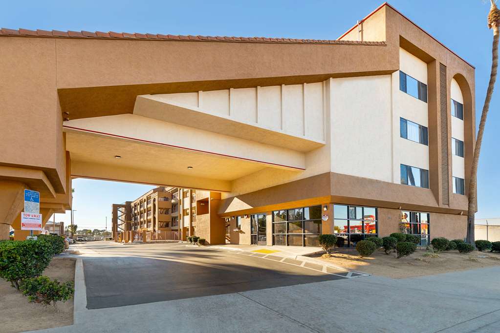 Days Inn by Wyndham Chula Vista San Diego - photo 2
