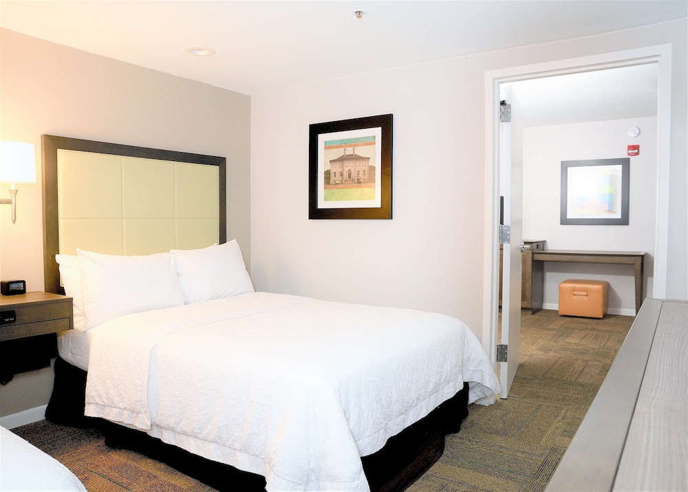 Hampton Inn Alexandria Old Town King St. Metro - photo 12