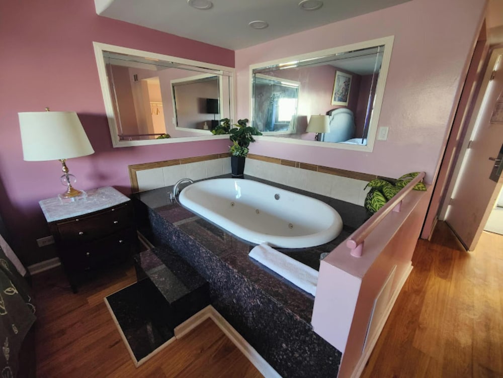 Motel Edgebrook Chicago North Shore by OYO - photo 24