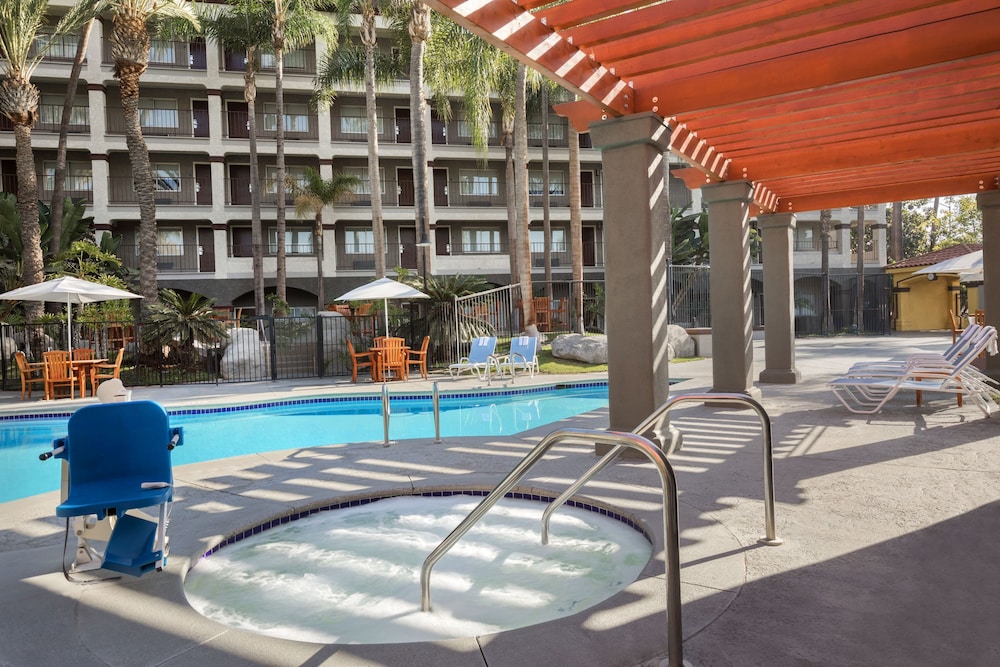 Four Points by Sheraton Anaheim - photo 13