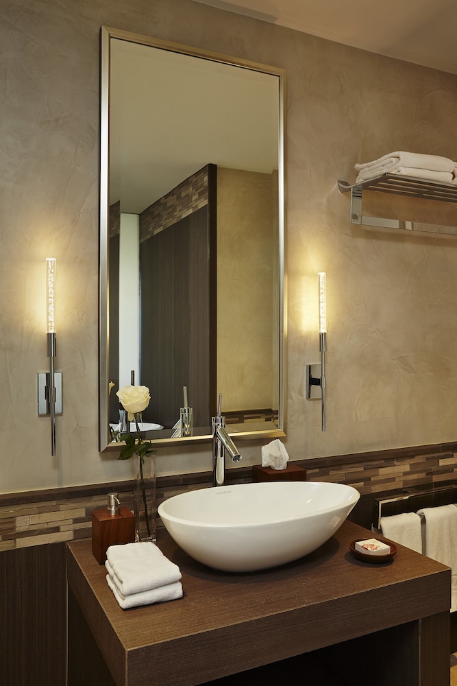 Royal Blues Hotel - photo 19