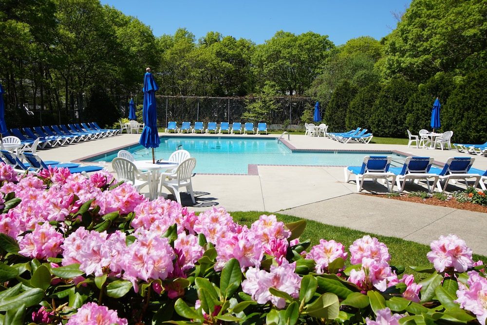 Sea Mist Resort in Mashpee, United States