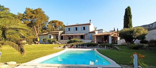 Le Mas Du Luberon Rouge — hotel in Cheval-Blanc