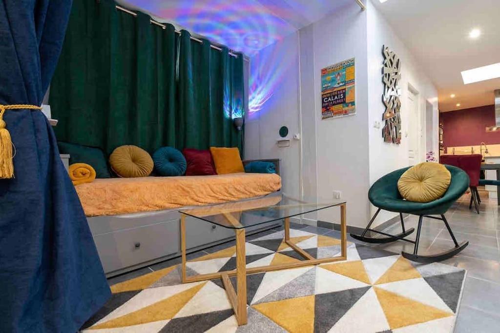 Casa Inca Calais Appart Amazonas Parking Free Station — 4-Star Luxury Hotel in Calais, France