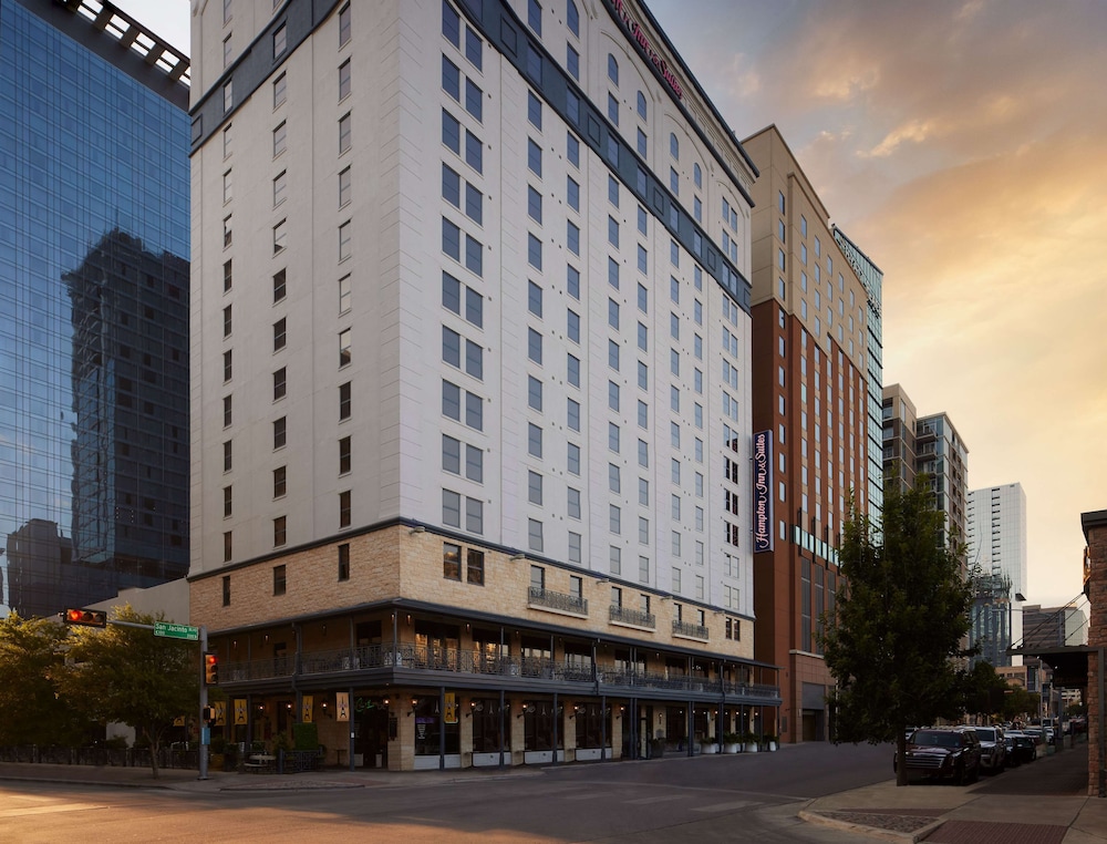 Hampton Inn & Suites Austin Downtown - photo 60