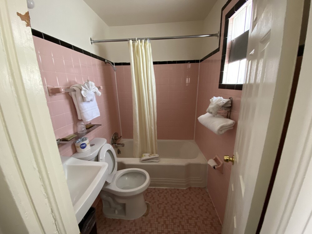 Ranger Motel - photo 18