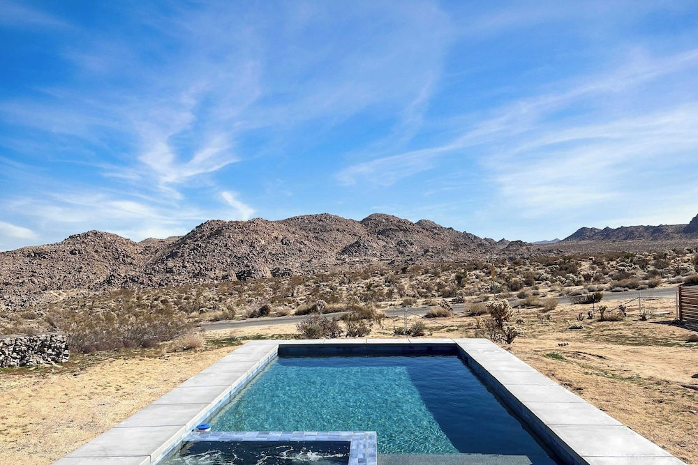 Chicory by Avantstay Modern Desert Retreat w Hot Tub — hotel in Joshua Tree