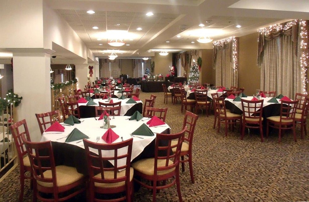 Midnight Rose & McGills Hotel & Casino - photo 31