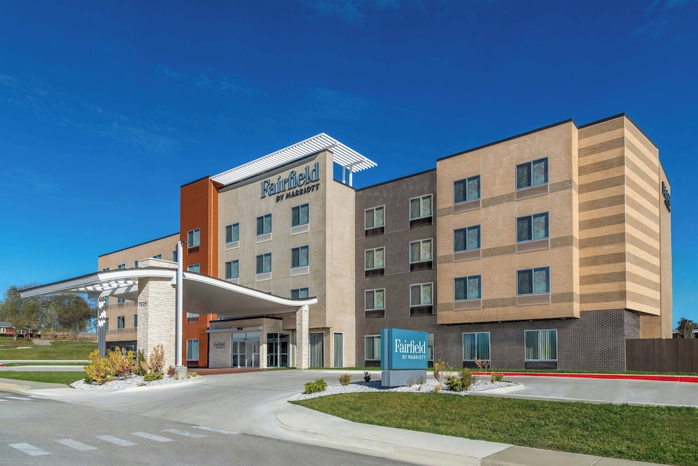 Fairfield by Marriott Inn & Suites Kansas City at The Legends - photo 32