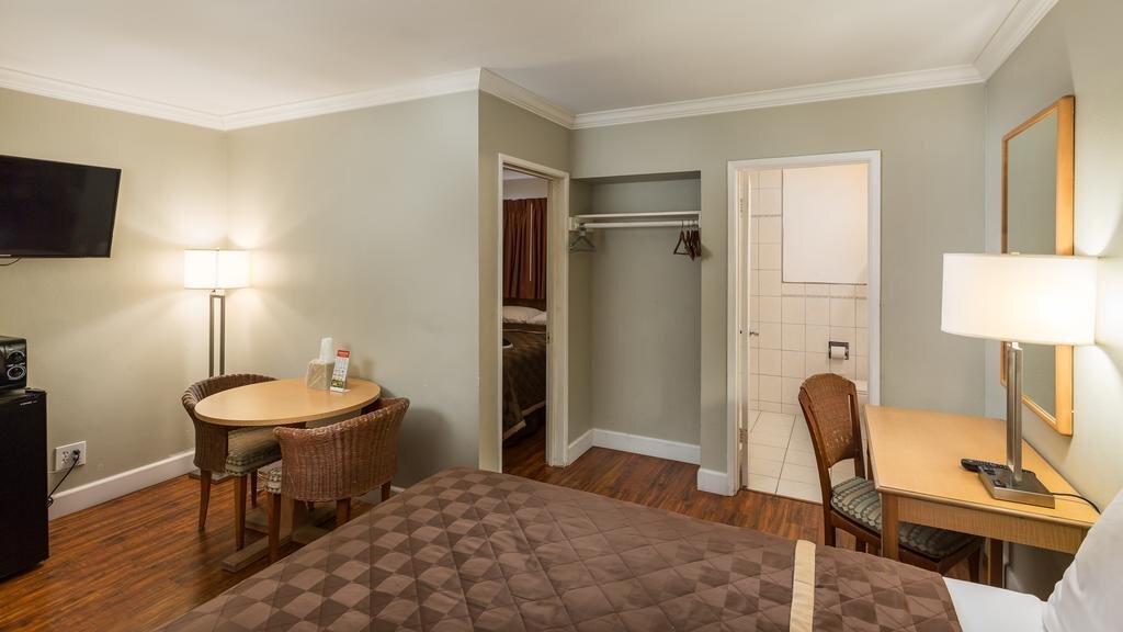 Harbor Motel - photo 13