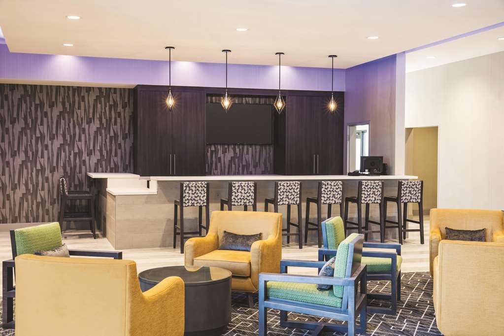 La Quinta Inn & Suites by Wyndham Atlanta South McDonough - photo 25
