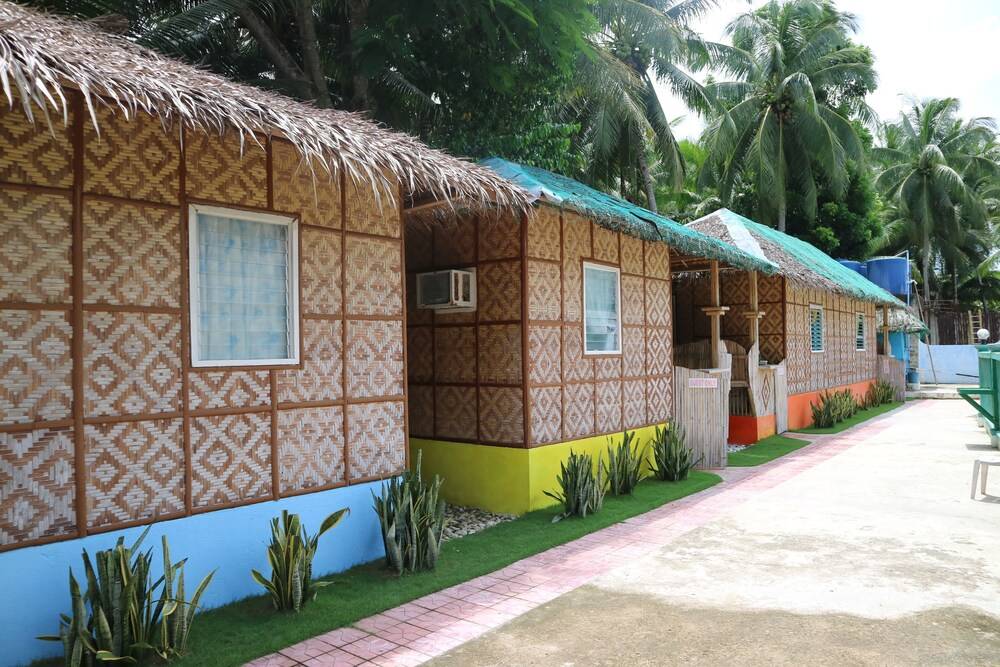 Seaside Fun Park - carbon neutral hotel in Dimiao